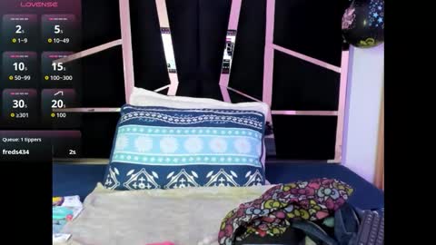 Yahaira online show from 10-25-25, 03:07