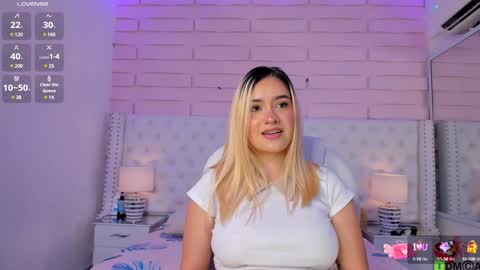 Snapshot of yaky_ chatting on 12-13-24, 01:26 Yakeline online show from 12-13-24, 01:26