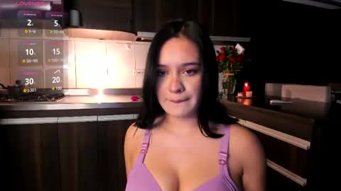 Snapshot of yaky_ chatting on 09-26-25, 12:25 Yakeline online show from 09-26-25, 12:25