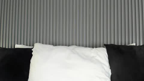 Snapshot of yalezka_ chatting on 05-13-26, 04:10 Yalezka online show from 05-13-26, 04:10