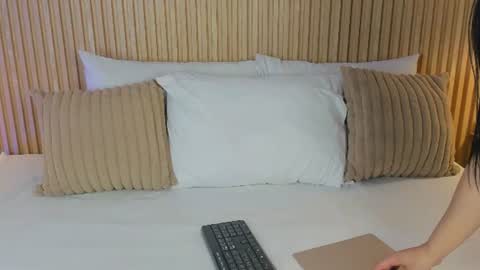 Snapshot of yalezka_ chatting on 06-11-26, 04:21 Yalezka online show from 06-11-26, 04:21