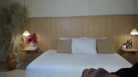 Snapshot of yalezka_ chatting on 06-17-26, 03:53 Yalezka online show from 06-17-26, 03:53