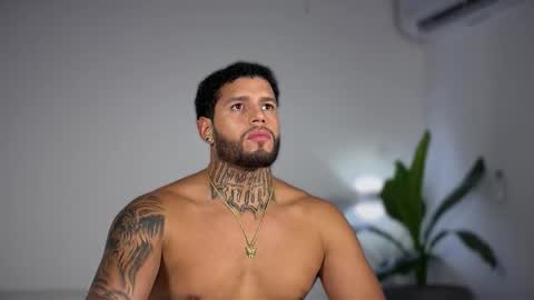 Snapshot of yamp_bigcock chatting on 10-23-25, 12:32 yamp sambrano online show from 10-23-25, 12:32