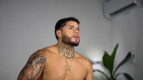 Snapshot of yamp_bigcock chatting on 10-31-25, 09:27 yamp sambrano online show from 10-31-25, 09:27