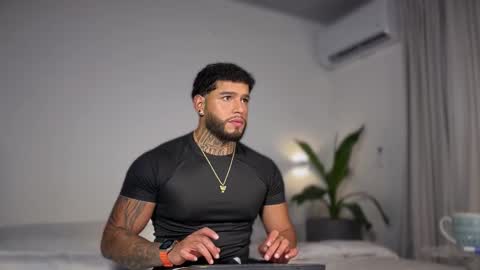 Snapshot of yamp_bigcock chatting on 11-12-25, 12:22 yamp sambrano online show from 11-12-25, 12:22