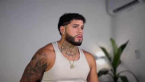 Snapshot of yamp_bigcock chatting on 11-22-25, 03:05 yamp sambrano online show from 11-22-25, 03:05