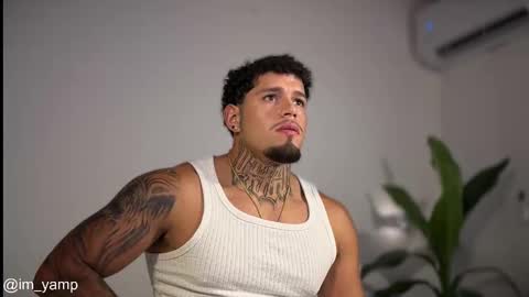 Snapshot of yamp_bigcock chatting on 12-18-25, 01:11 yamp sambrano online show from 12-18-25, 01:11