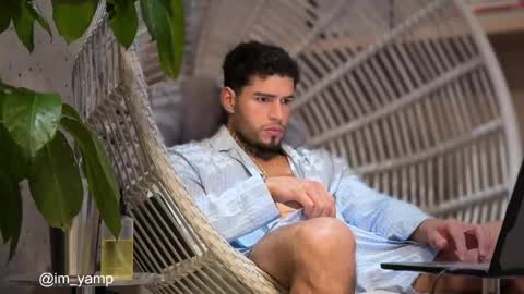 yamp sambrano online show from 04-18-26, 03:21