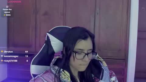 Snapshot of yan_nyan chatting on 12-12-24, 03:54 yan_nyan online show from 12-12-24, 03:54