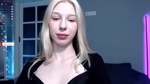 Snapshot of yana_miana chatting on 12-03-24, 11:13 Yana online show from 12-03-24, 11:13