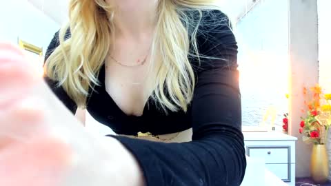 Snapshot of yana_miana chatting on 01-03-25, 10:19 Yana online show from 01-03-25, 10:19