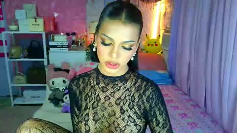 YANG AUDREY LONE online show from 03-09-26, 12:58