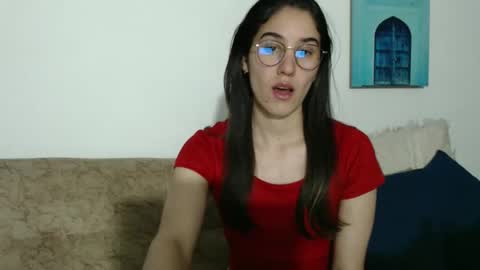 Snapshot of yani_28 chatting on 01-19-25, 03:39 Yani online show from 01-19-25, 03:39