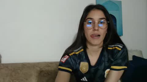 Snapshot of yani_28 chatting on 01-27-25, 03:04 Yani online show from 01-27-25, 03:04