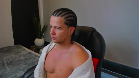 new here online show from 11-24-25, 12:05