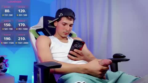 Snapshot of yankees_ chatting on 10-07-25, 07:00 DANILO P online show from 10-07-25, 07:00