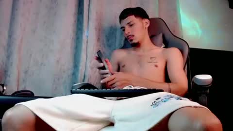 Snapshot of yankees_xxx chatting on 06-15-26, 10:39 yankees online show from 06-15-26, 10:39