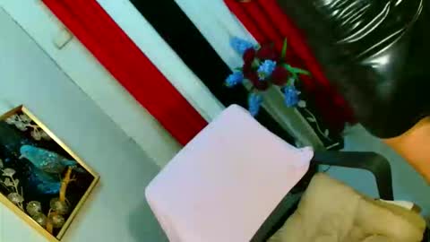 miss yasii online show from 11-15-25, 05:09