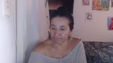 yasmin_love85 online show from 01-24-25, 05:00