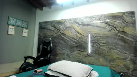 Snapshot of yaya____ chatting on 02-19-25, 10:12 yaya____ online show from 02-19-25, 10:12