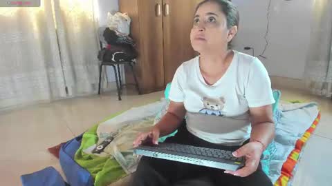 Snapshot of yaya____ chatting on 07-23-26, 04:38 yaya____ online show from 07-23-26, 04:38
