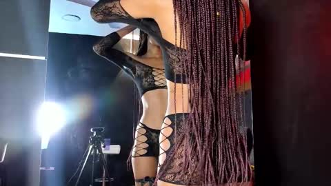 YAYA online show from 01-10-26, 05:09