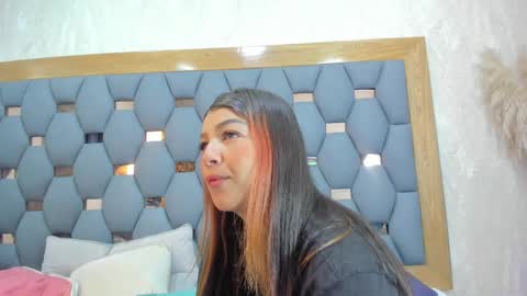 yayi derek  online show from 10-25-25, 11:40