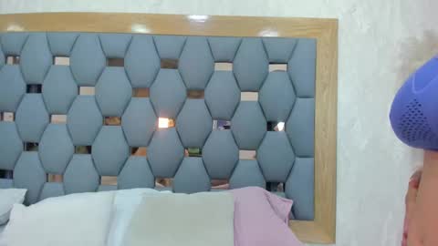 yayi derek  online show from 11-20-25, 11:54