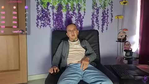 Snapshot of yazfore chatting on 07-07-26, 01:59 Hazzan online show from 07-07-26, 01:59
