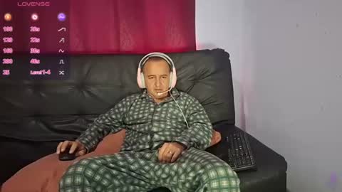 Snapshot of yazfore chatting on 07-14-26, 03:29 Hazzan online show from 07-14-26, 03:29