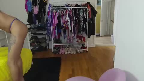 Snapshot of yazminroyal chatting on 11-16-25, 08:20 Yazmin Royal online show from 11-16-25, 08:20