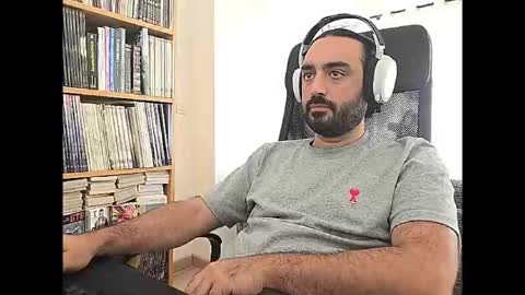 Snapshot of yeeaahoo chatting on 09-15-25, 10:37 yeeaahoo online show from 09-15-25, 10:37