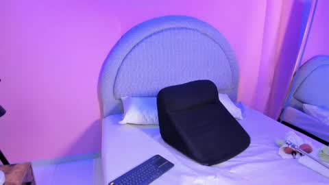 yeika_foxy online show from 04-15-26, 12:01