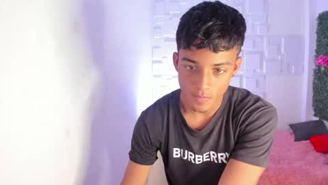 yeison_77 online show from 12-03-24, 01:41