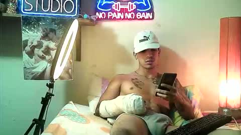 yeisoncastellanos1999 online show from 01-14-26, 01:17