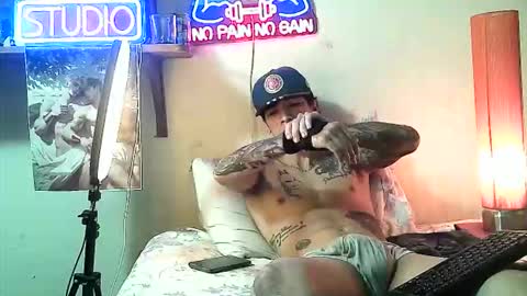 yeisoncastellanos1999 online show from 02-18-26, 08:05