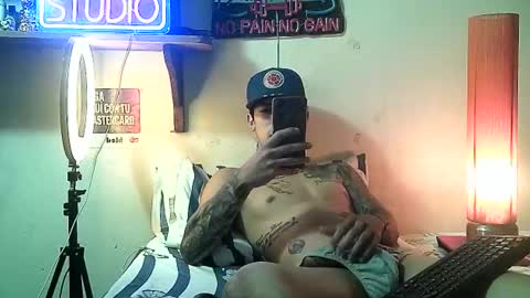 yeisoncastellanos1999 online show from 05-05-26, 01:24