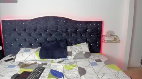 Snapshot of yeka_hot23 chatting on 11-05-25, 04:23 yeka online show from 11-05-25, 04:23