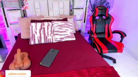 yelena  online show from 03-02-26, 01:07