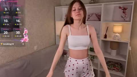 Snapshot of yelenaolaya chatting on 05-20-26, 01:23 Kate online show from 05-20-26, 01:23