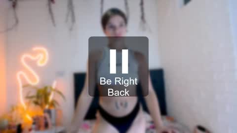 Snapshot of yemfairymcry chatting on 04-25-26, 01:52 YEM online show from 04-25-26, 01:52