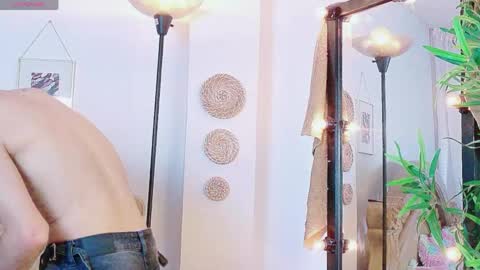 Snapshot of yeremmy_twink chatting on 05-19-26, 06:58 yeremmy_twink online show from 05-19-26, 06:58