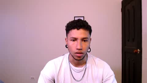 Snapshot of yerfon_s1 chatting on 12-16-24, 06:05 Yeff ind. model online show from 12-16-24, 06:05