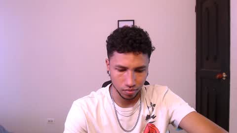 Snapshot of yerfon_s1 chatting on 12-17-24, 05:26 Yeff ind. model online show from 12-17-24, 05:26