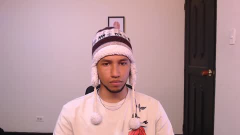 Snapshot of yerfon_s1 chatting on 12-25-24, 12:16 Yeff ind. model online show from 12-25-24, 12:16