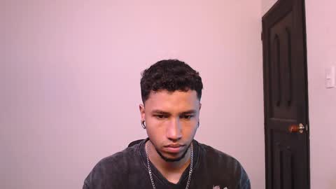 Snapshot of yerfon_s1 chatting on 12-28-24, 11:05 Yeff ind. model online show from 12-28-24, 11:05