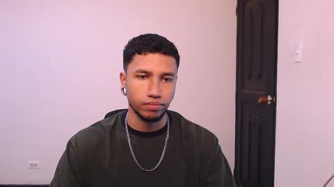 Snapshot of yerfon_s1 chatting on 12-30-24, 06:49 Yeff ind. model online show from 12-30-24, 06:49