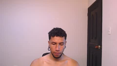 Snapshot of yerfon_s1 chatting on 01-04-25, 12:48 Yeff ind. model online show from 01-04-25, 12:48