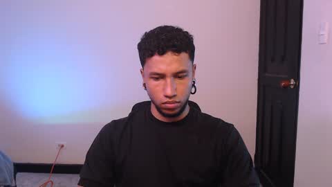 Snapshot of yerfon_s1 chatting on 01-08-25, 09:23 Yeff ind. model online show from 01-08-25, 09:23