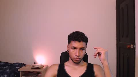 Snapshot of yerfon_s1 chatting on 01-14-25, 03:43 Yeff ind. model online show from 01-14-25, 03:43